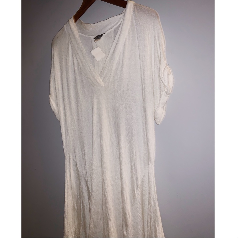 White Beach Coverup in Medium by Jordan Taylor